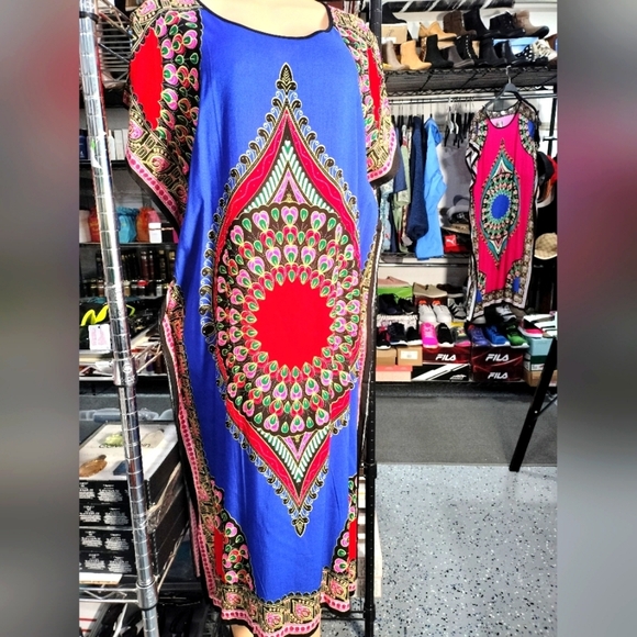 Printed Women's Dresses Size One - Picture 3 of 3